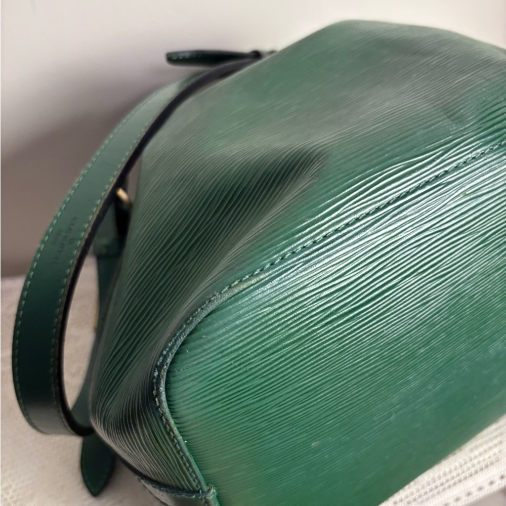 Louis Vuitton Green Epi Noe Shoulder Bag - Picture 13 of 16